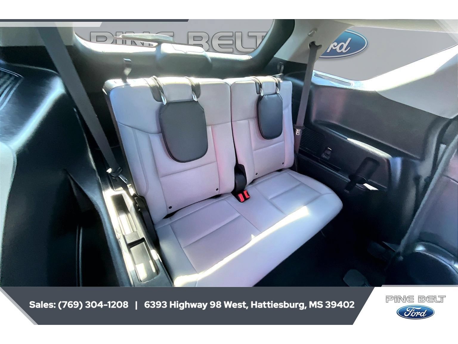 Certified 2021 Ford Explorer XLT w/ Equipment Group 202A RWD image 21