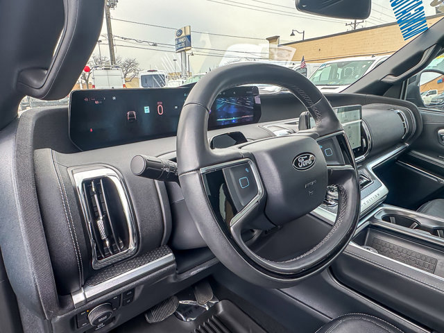 Certified 2025 Ford Expedition Platinum w/ Stealth Appearance Package image 11