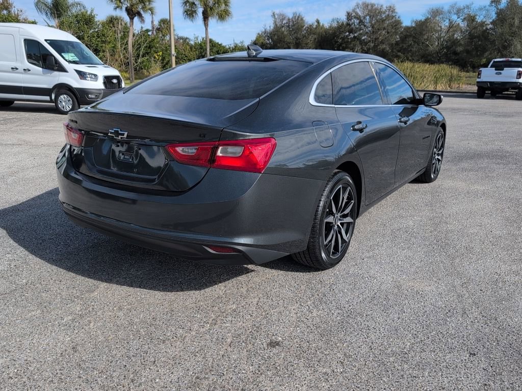 Used 2018 Chevrolet Malibu LT w/ Leather Package image 3