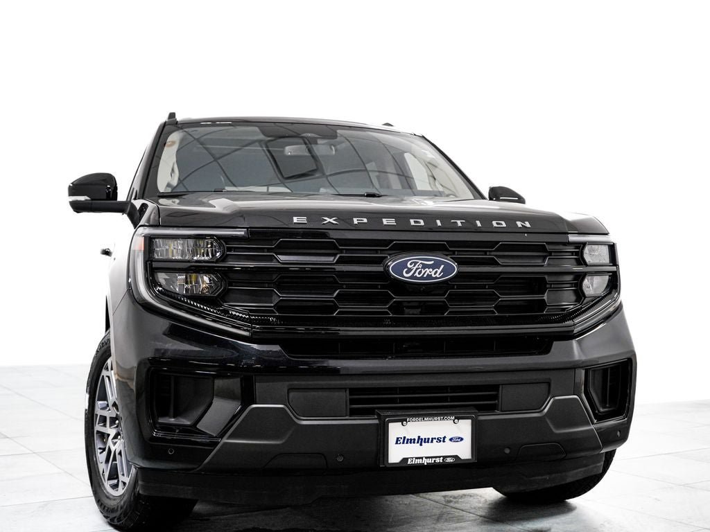 Certified 2025 Ford Expedition Active AWD/4WD image 3