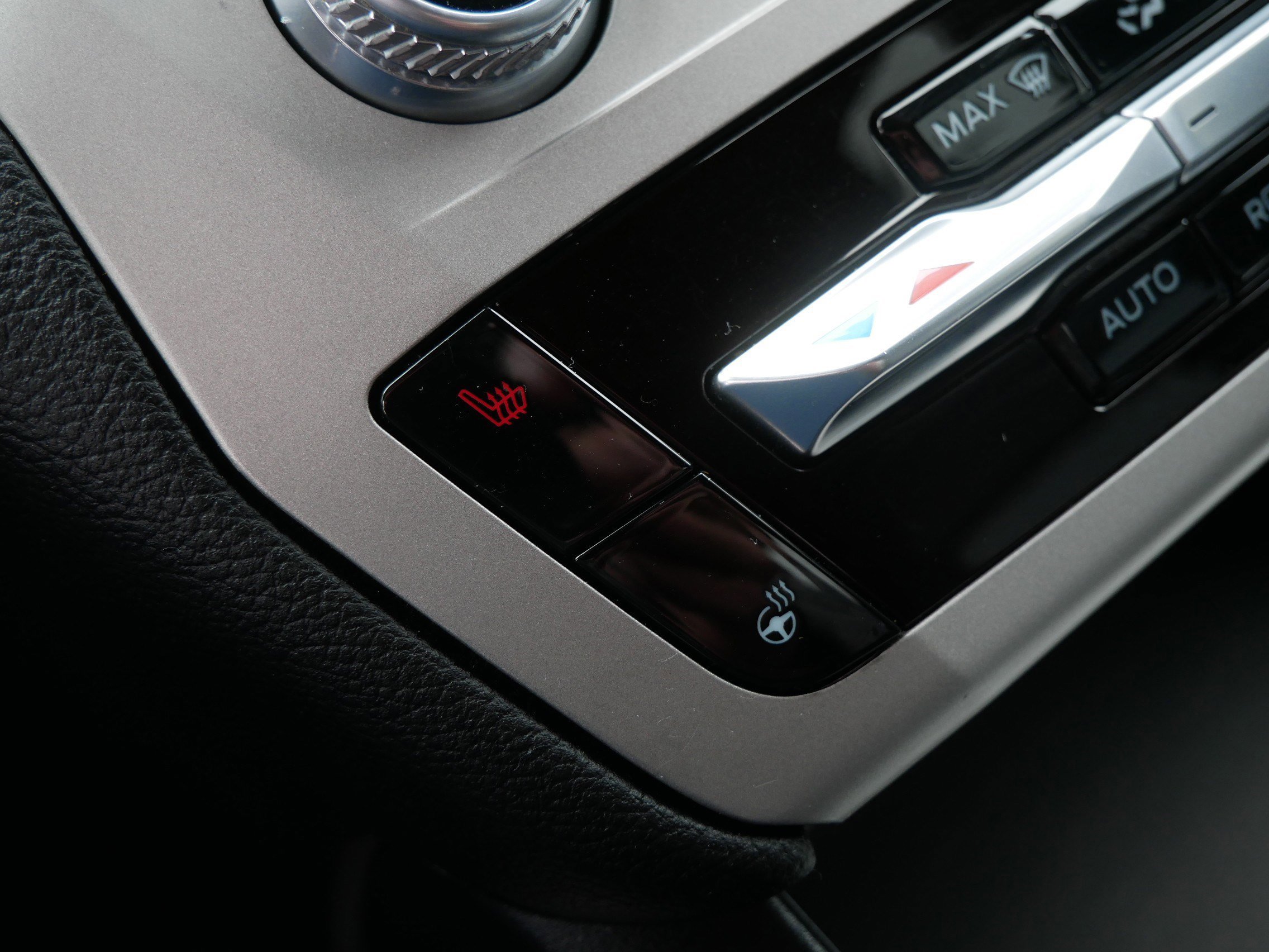 Certified 2023 Ford Explorer XLT w/ Equipment Group 202A image 39