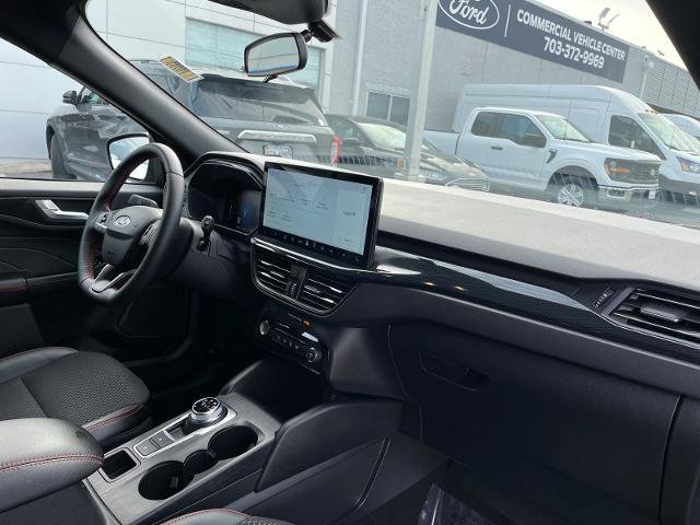 Certified 2025 Ford Escape ST-Line w/ Tech Pack #1 image 32