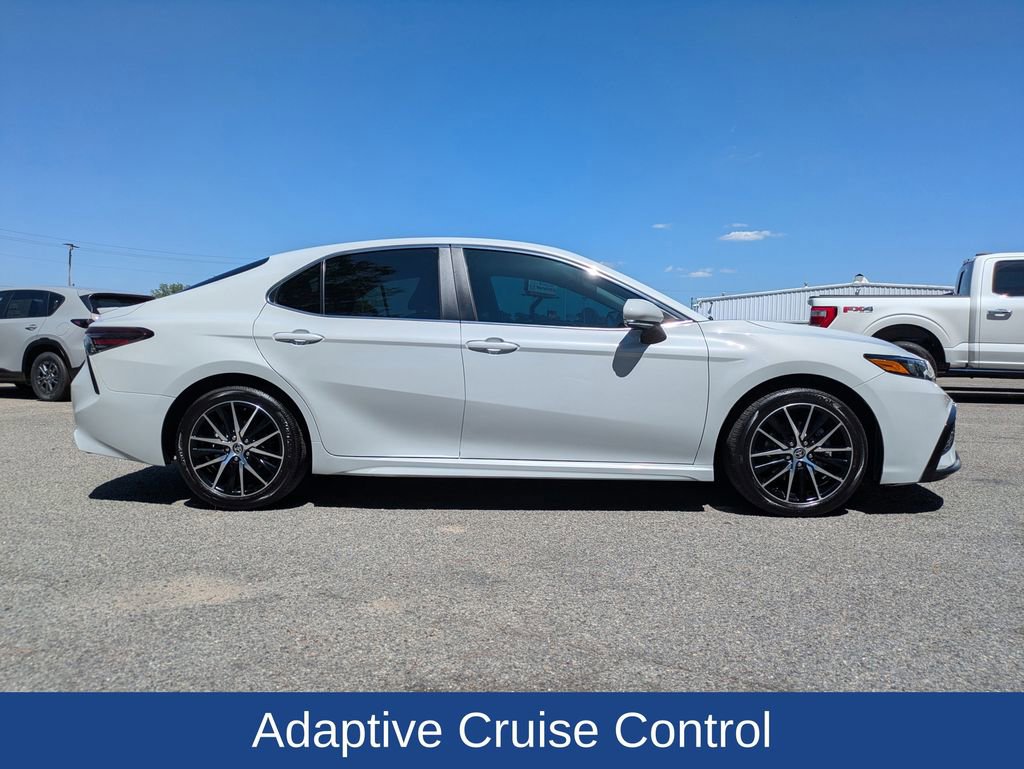 Used 2023 Toyota Camry SE FWD image 3