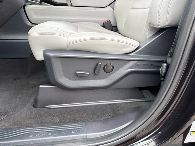 Certified 2025 Ford Expedition Active AWD/4WD image 46