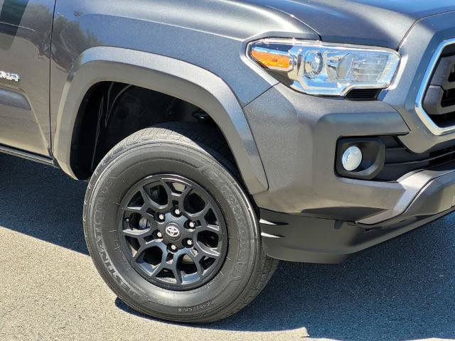 Used 2022 Toyota Tacoma SR5 RWD image 9