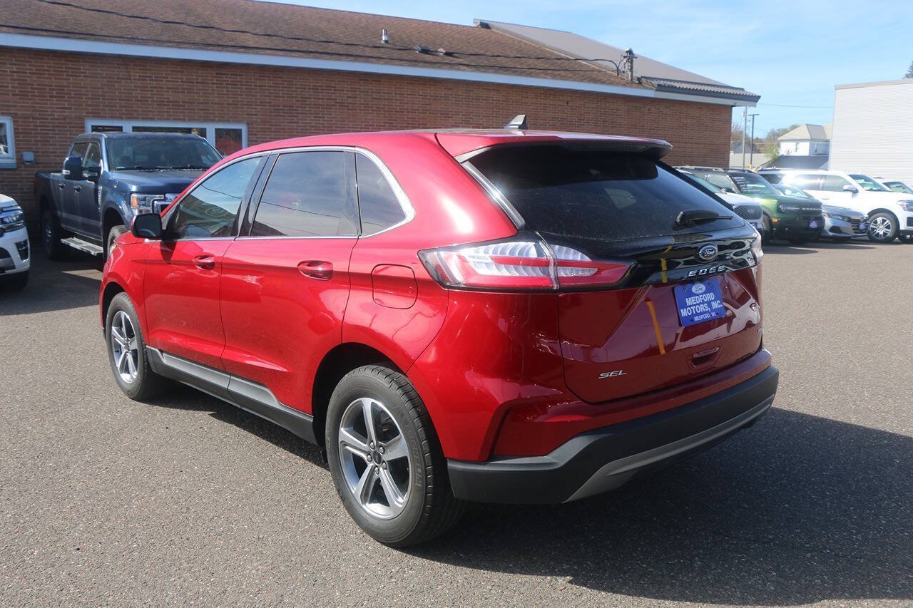 Certified 2024 Ford Edge SEL w/ Convenience Package AWD/4WD image 3