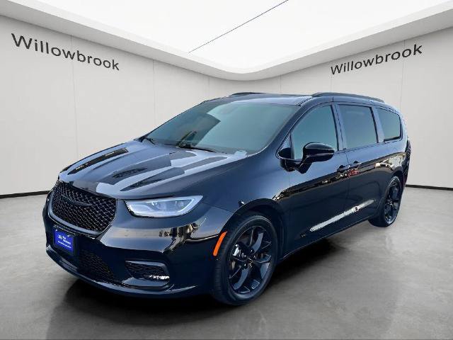Used 2025 Chrysler Pacifica Limited