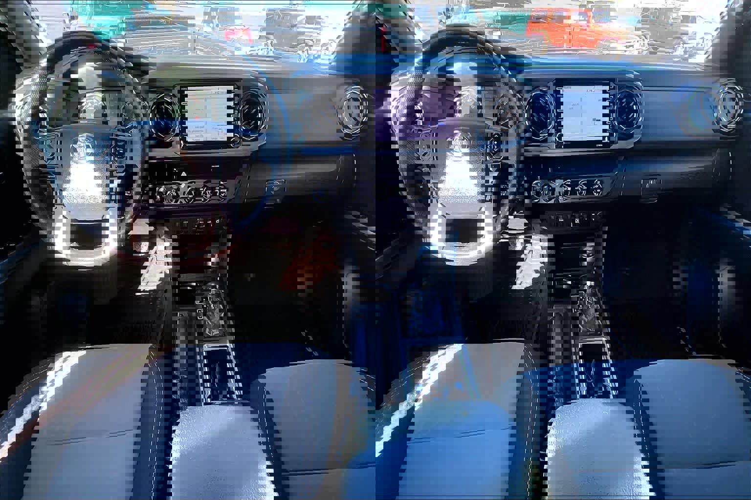 Used 2020 Toyota Tacoma TRD Off-Road AWD/4WD image 14