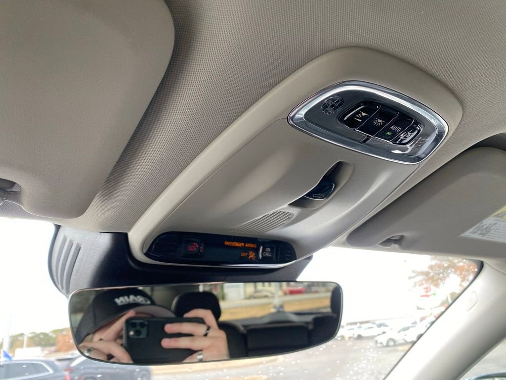 Used 2021 Volvo XC60 T5 Momentum w/ Protection Package Premier image 25