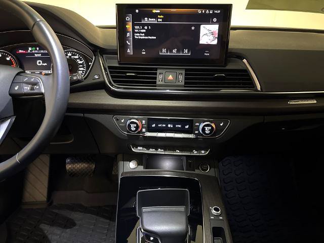 Used 2023 Audi Q5 2.0T Premium w/ Convenience Package AWD/4WD image 25