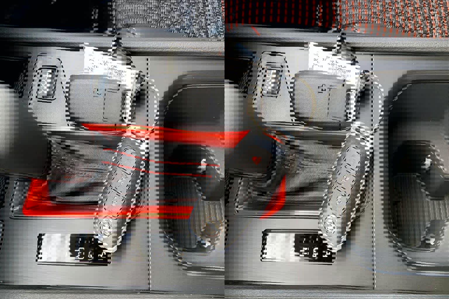 Used 2025 Nissan Kicks SR image 14