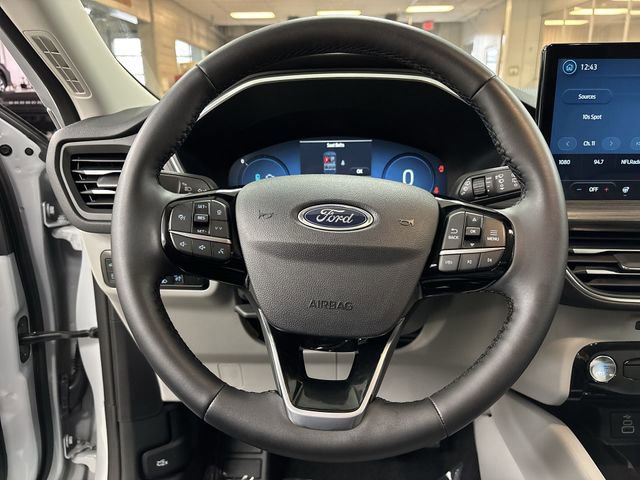 Certified 2025 Ford Escape PHEV w/ PHEV Premium Package image 14