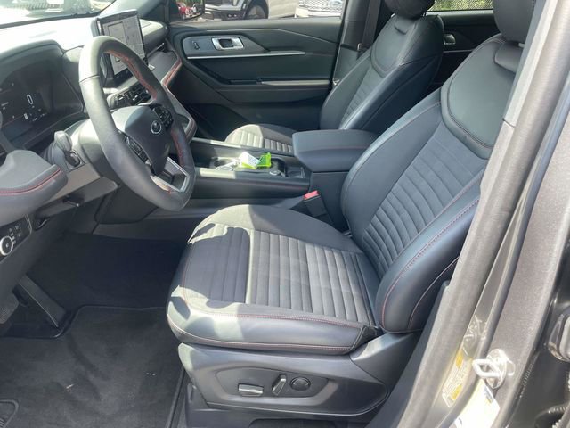 Certified 2026 Ford Explorer ST-Line w/ ST-Line Street Pack RWD image 15