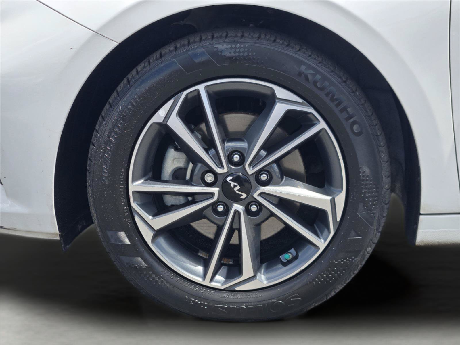 Used 2024 Kia Forte LXS w/ LXS Technology Package FWD image 11