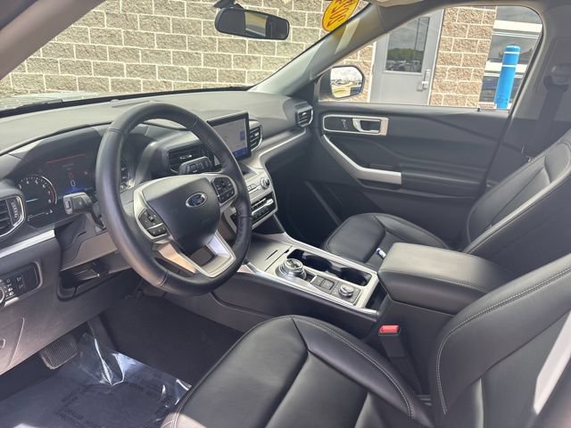 Certified 2024 Ford Explorer XLT w/ Equipment Group 202A AWD/4WD image 16