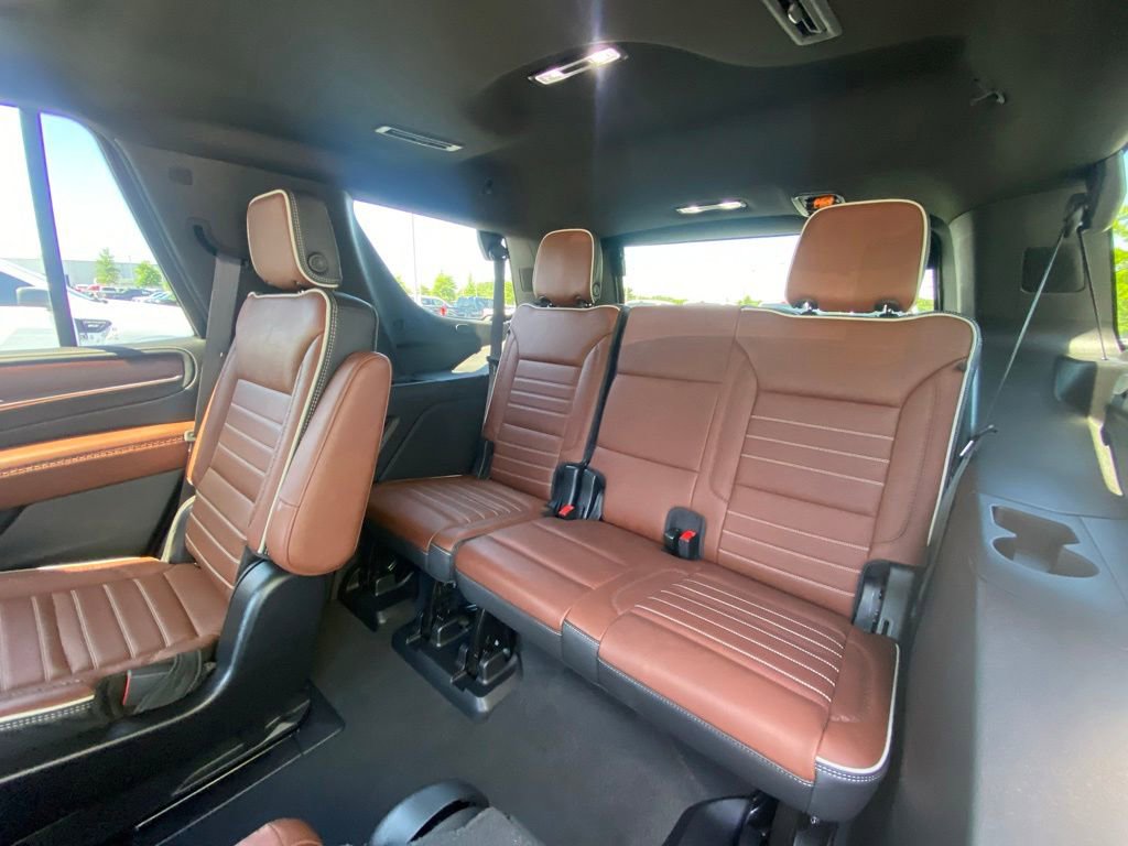 Used 2024 GMC Yukon Denali Ultimate AWD/4WD image 26