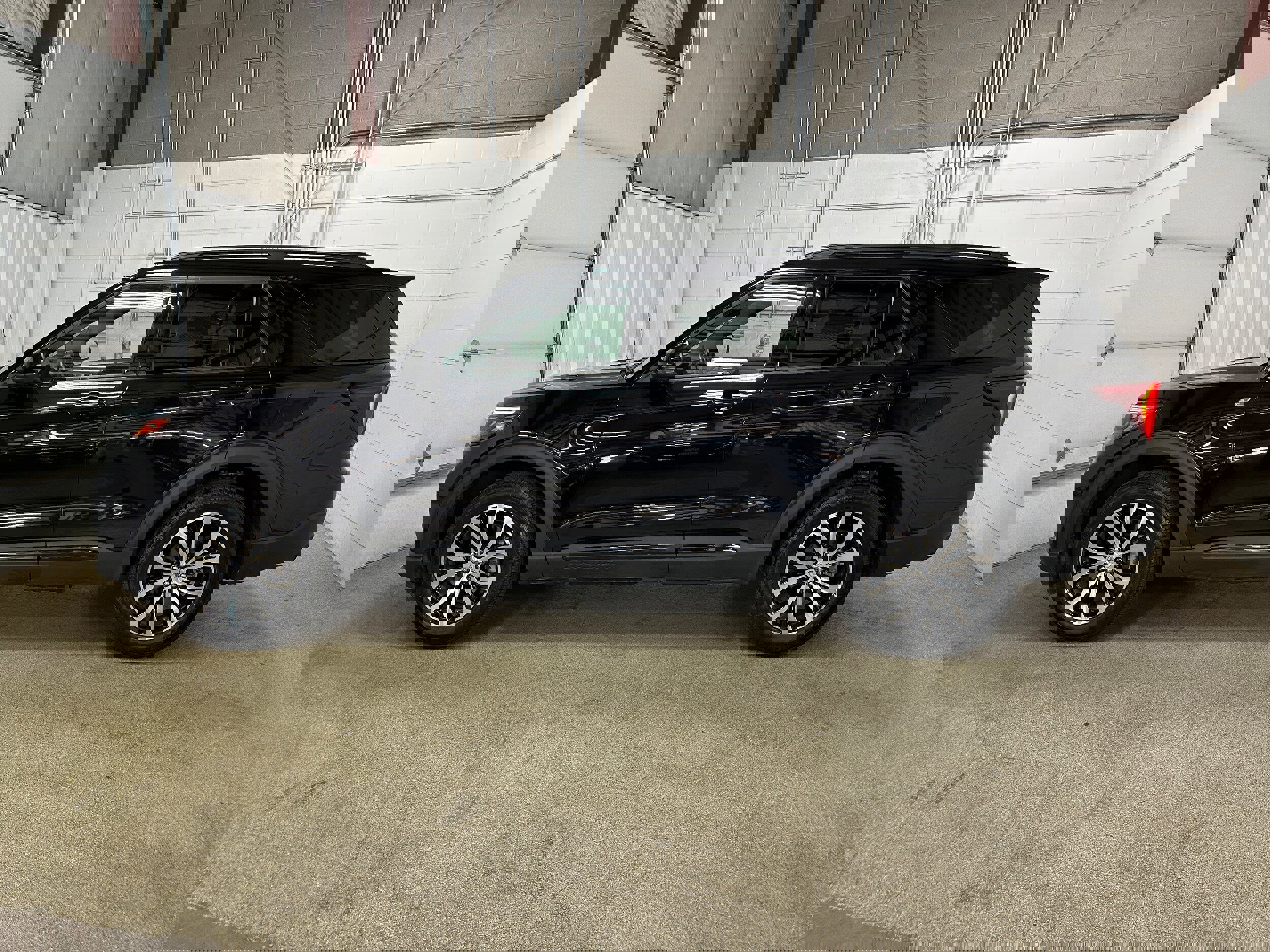 Certified 2025 Ford Explorer ST-Line image 6