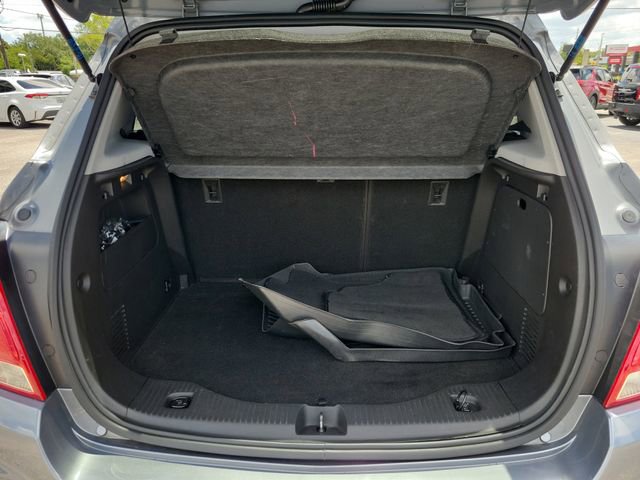 Used 2019 Chevrolet Trax LT w/ LT Convenience Package FWD image 9
