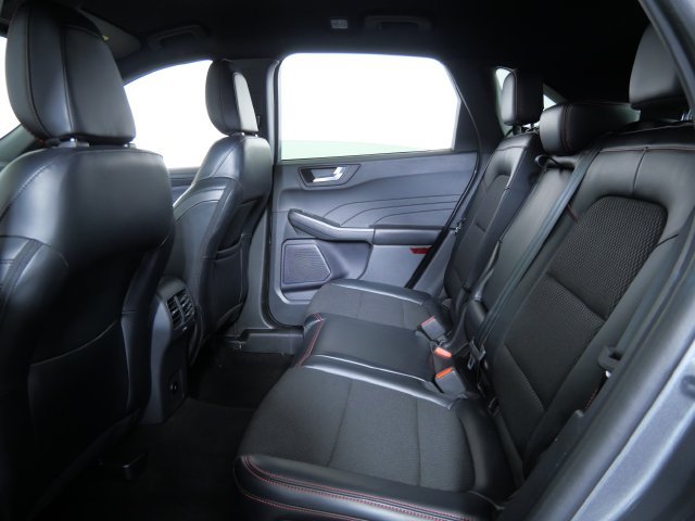 Certified 2025 Ford Escape ST-Line AWD/4WD image 15