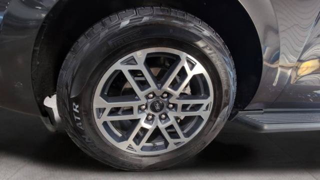 Certified 2025 Ford Expedition Active AWD/4WD image 32