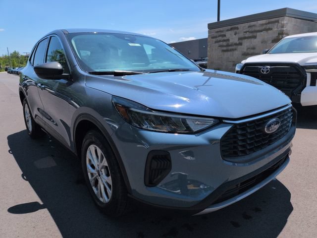 Certified 2023 Ford Escape Active w/ Tech Pack #1 AWD/4WD image 3