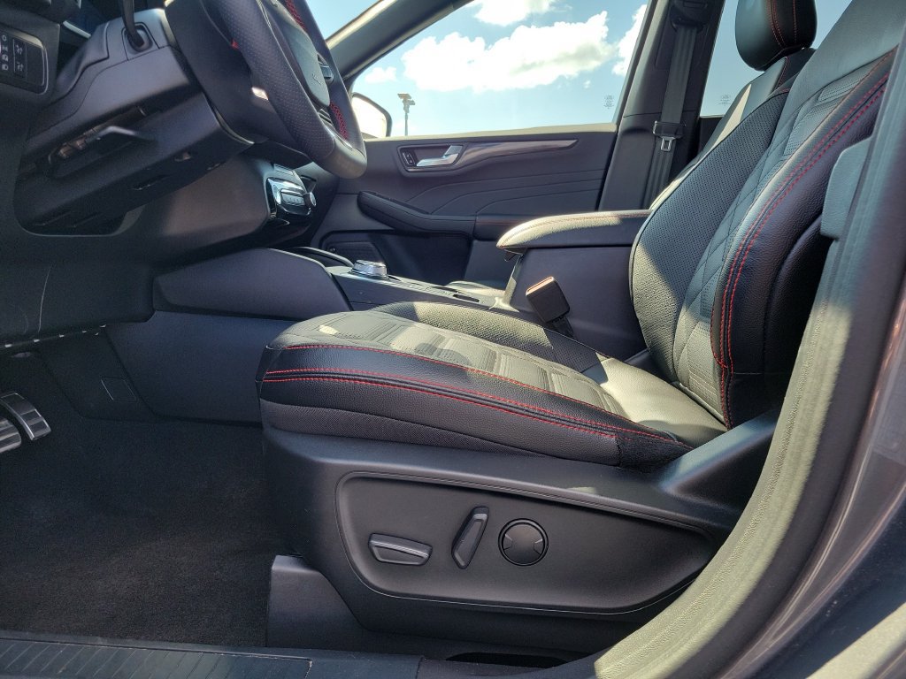 Certified 2023 Ford Escape ST-Line Elite w/ Premium Technology Package AWD/4WD image 21