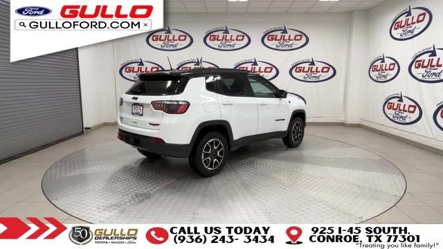 Used 2025 Jeep Compass Trailhawk w/ Trailer Tow Group AWD/4WD image 8