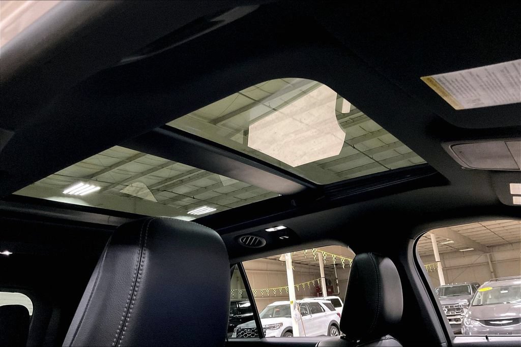 Certified 2020 Ford Explorer XLT w/ Equipment Group 202A AWD/4WD image 21