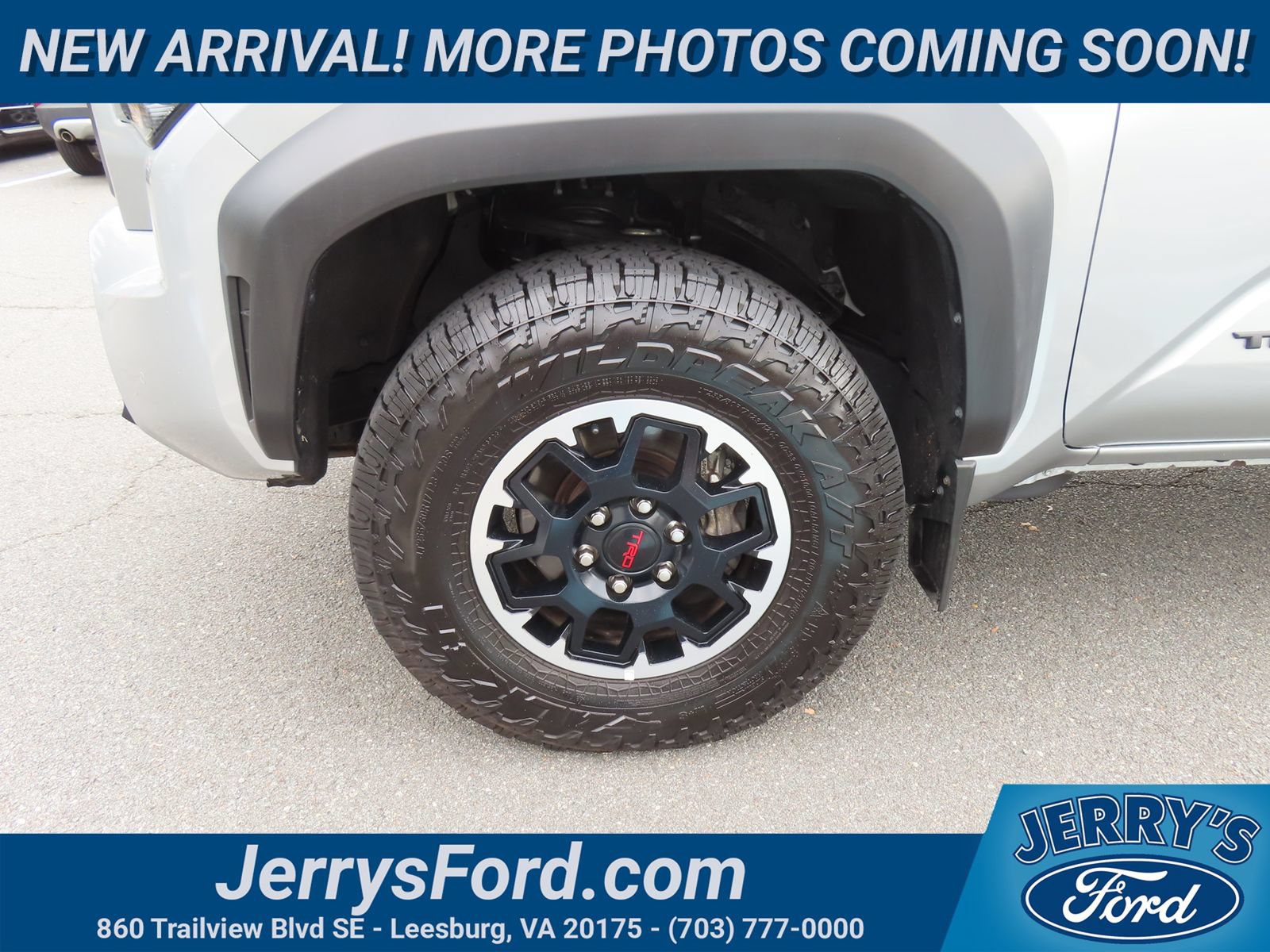 Used 2024 Toyota Tacoma TRD Off-Road w/ TRD Off Road Premium Package AWD/4WD image 14