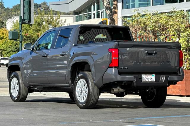 Used 2026 Toyota Tacoma SR5 AWD/4WD image 6