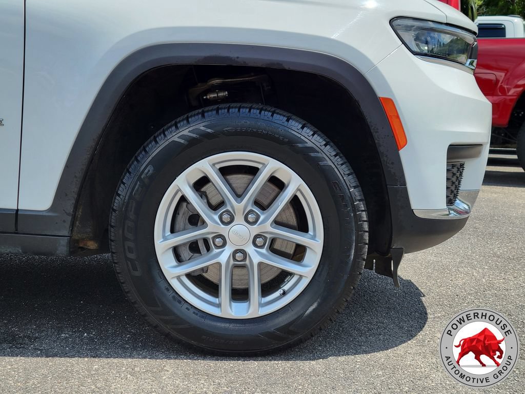 Used 2023 Jeep Grand Cherokee L Laredo AWD/4WD image 11
