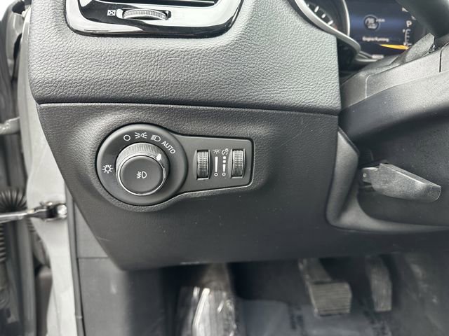 Used 2020 Jeep Compass Limited image 29