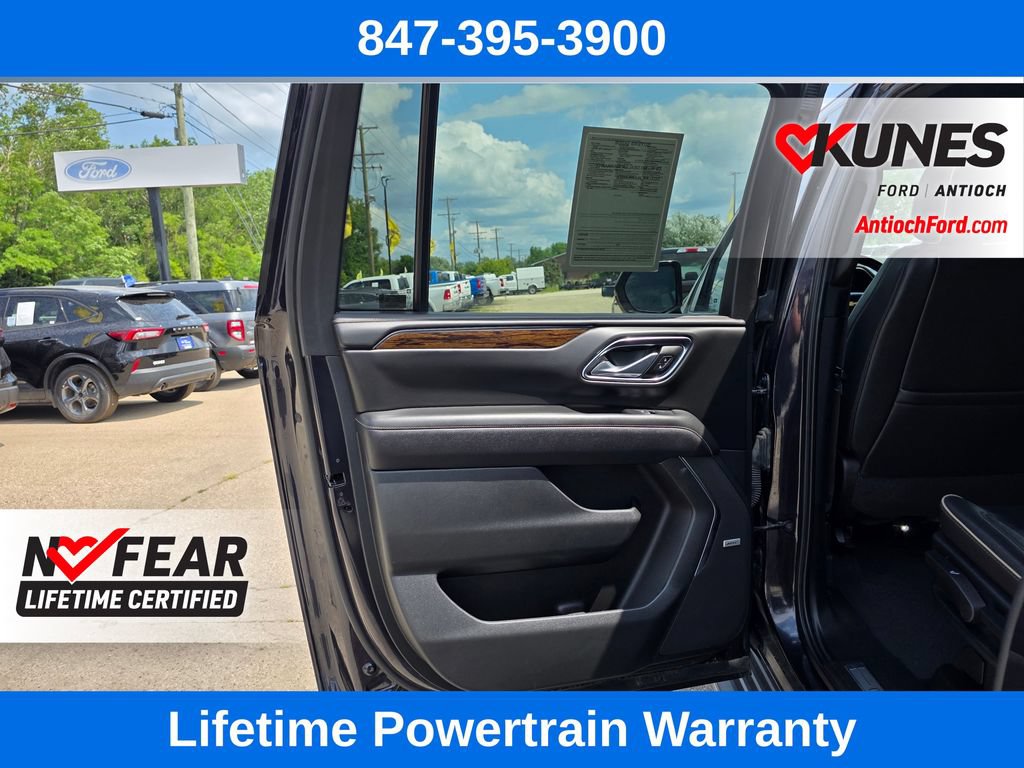 Used 2024 Chevrolet Suburban Premier AWD/4WD image 19