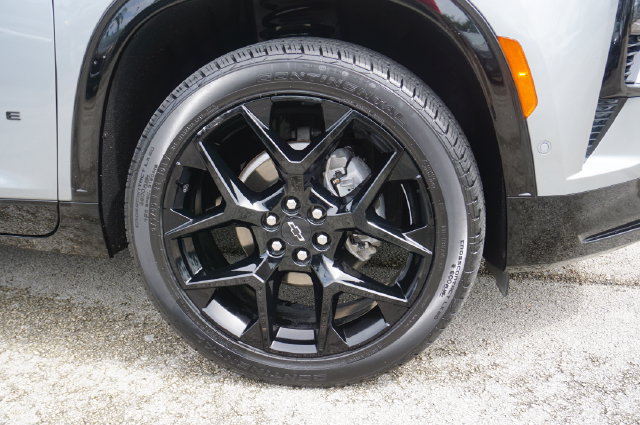 Used 2024 Chevrolet Traverse RS w/ LPO, Floor Liner Package FWD image 32