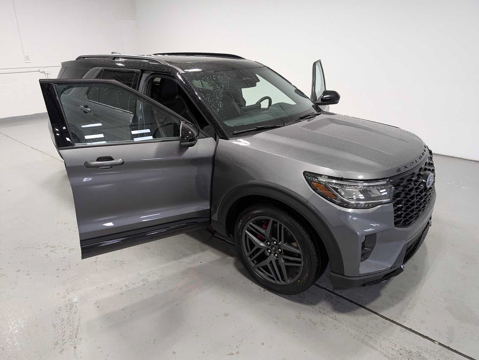 Certified 2025 Ford Explorer ST AWD/4WD image 16