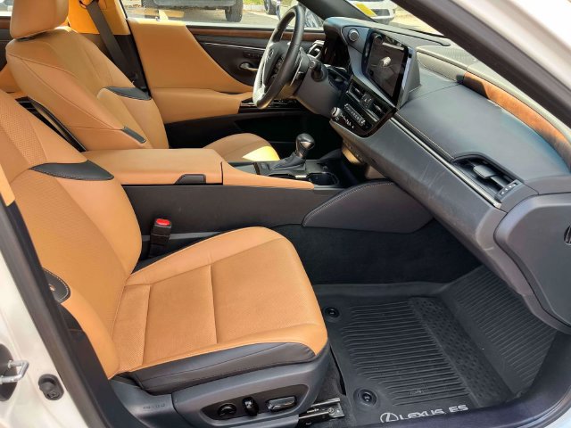 Used 2024 Lexus ES 350 w/ Premium Package FWD image 23