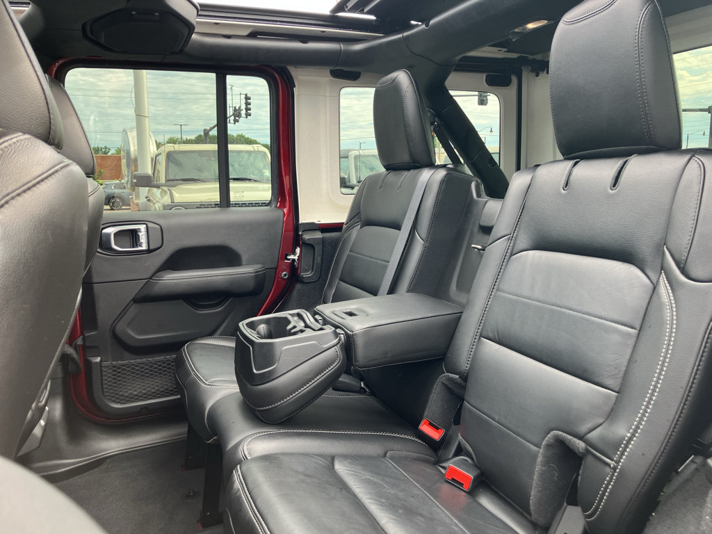 Used 2021 Jeep Wrangler Unlimited Sahara AWD/4WD image 30