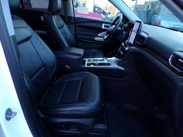 Certified 2023 Ford Explorer Limited w/ Limited Technology Package image 16