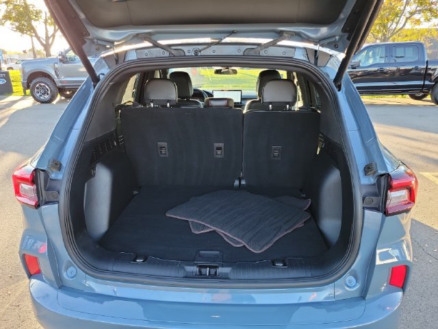 Certified 2023 Ford Escape ST-Line w/ Tech Pack #1 AWD/4WD image 31