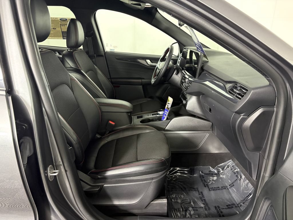 Certified 2024 Ford Escape ST-Line w/ Tech Pack #1 AWD/4WD image 36
