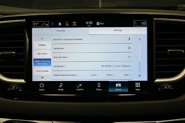 Used 2024 Chrysler Pacifica Touring-L FWD image 31