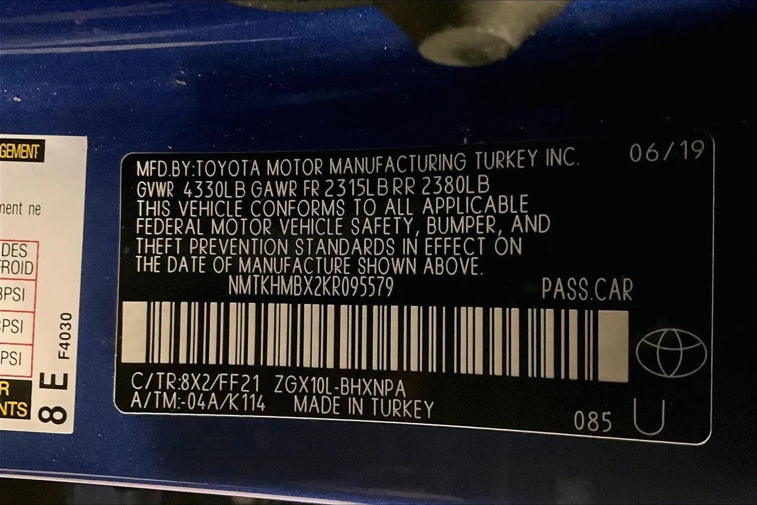 Used 2019 Toyota C-HR XLE image 32