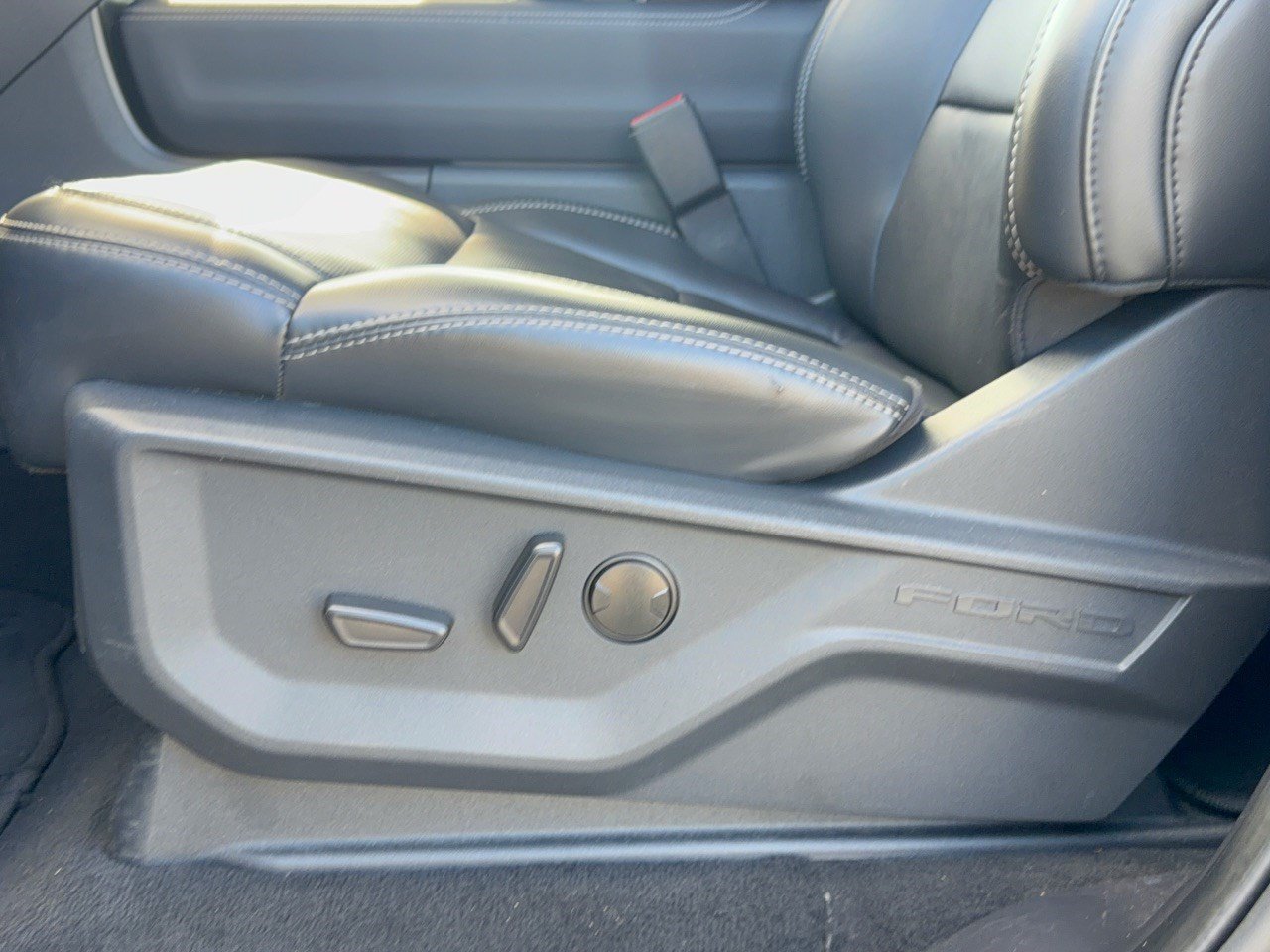 Certified 2025 Ford Expedition Max Platinum AWD/4WD image 16