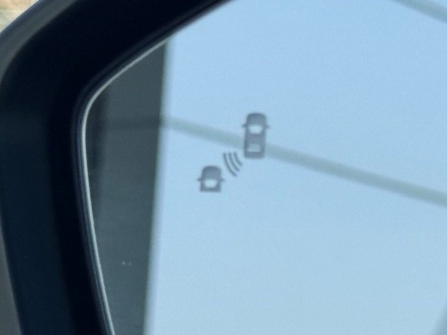 Used 2023 Nissan Pathfinder Platinum image 6