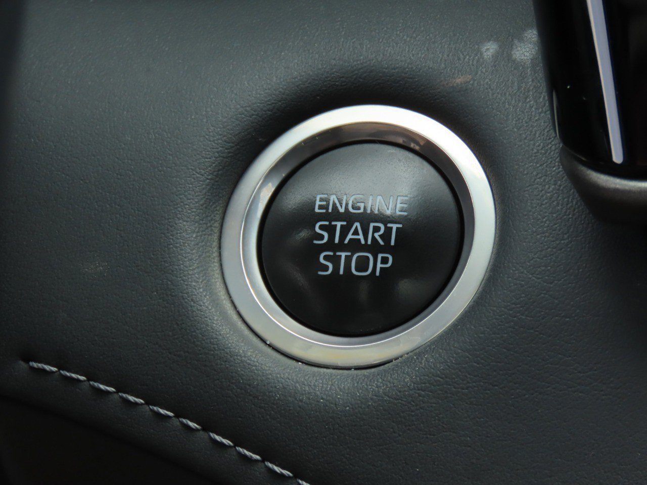 Used 2024 Toyota Highlander XLE FWD image 29