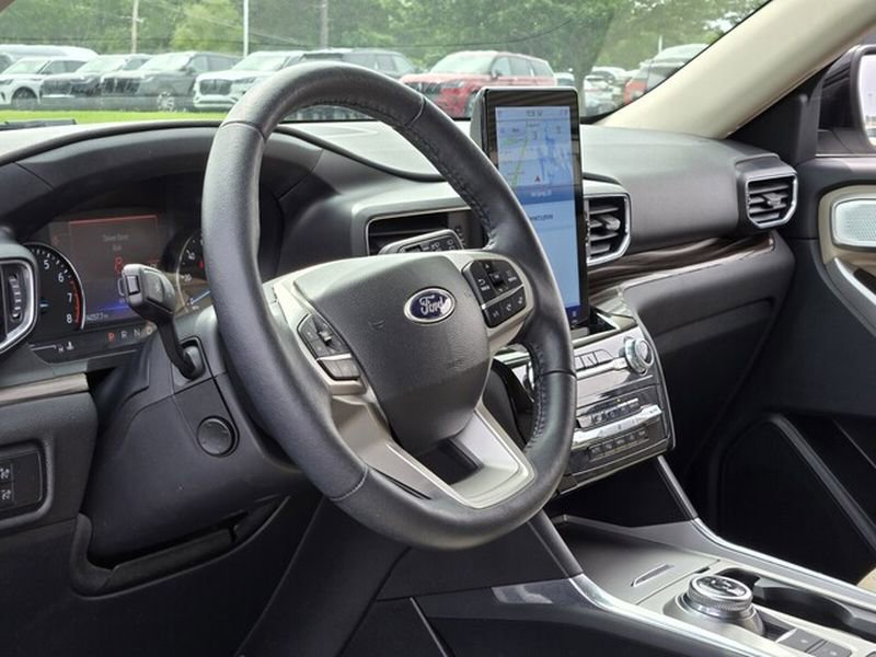Certified 2023 Ford Explorer Limited w/ Limited Technology Package RWD image 11
