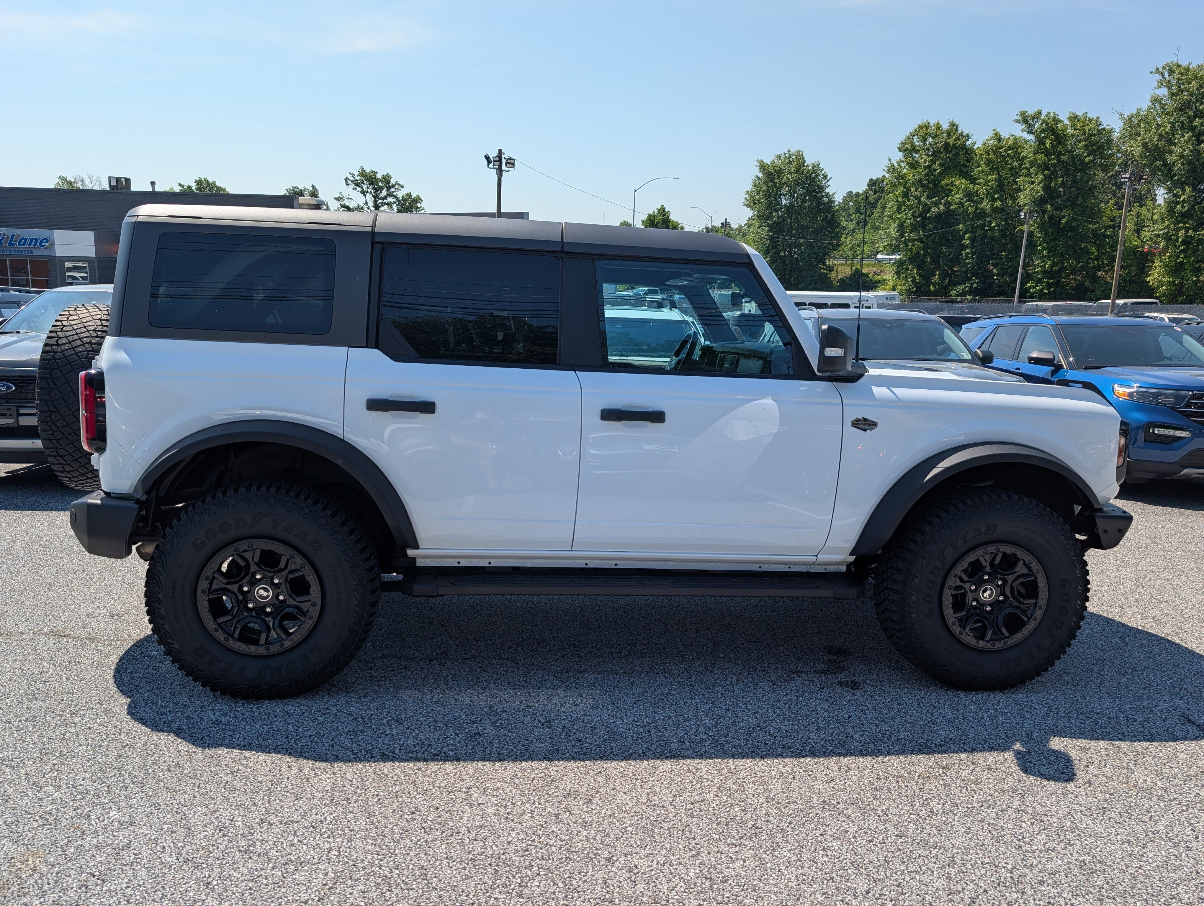 Certified 2023 Ford Bronco Wildtrak AWD/4WD image 8