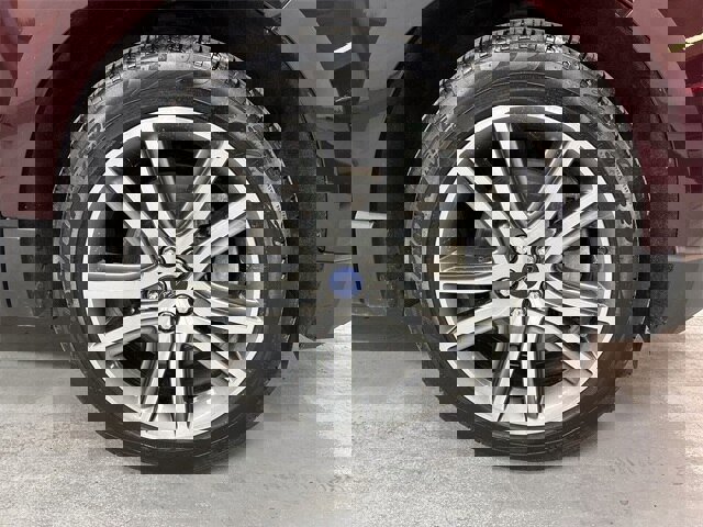 Certified 2022 Ford Edge Titanium image 2