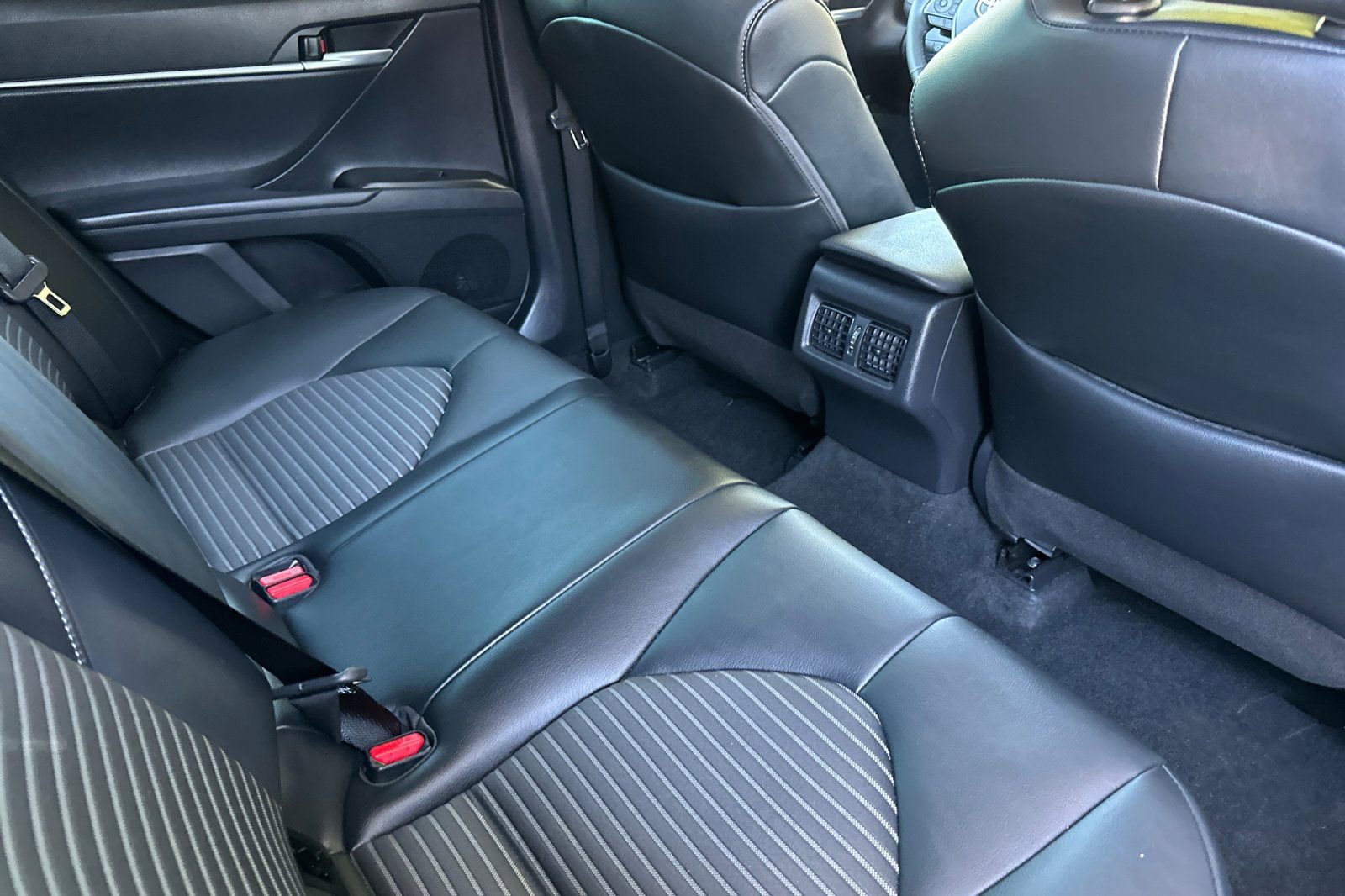 Used 2024 Toyota Camry SE w/ Audio Upgrade Package FWD image 17