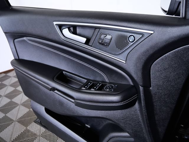 Certified 2024 Ford Edge Titanium AWD/4WD image 26